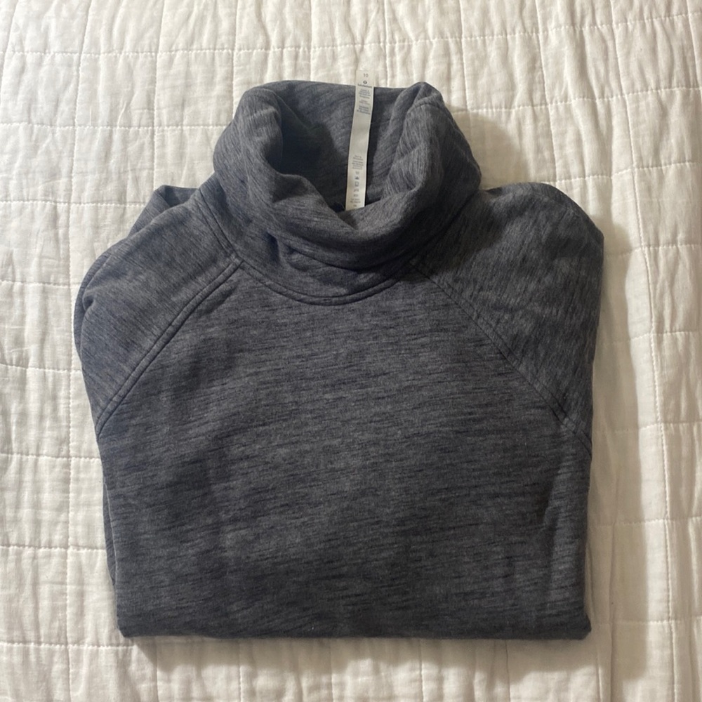 Lululemon Scuba Turtle neck and pockets!